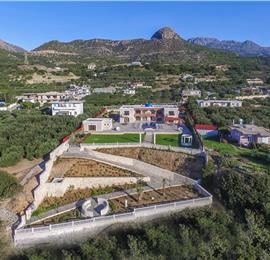 8 bedroom luxury villa with pool near Koutsounari, sleeps 16